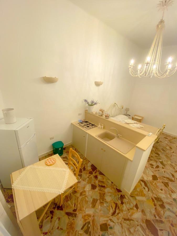 La Casa Di Nonna Sisina Villa Mola di Bari Buitenkant foto